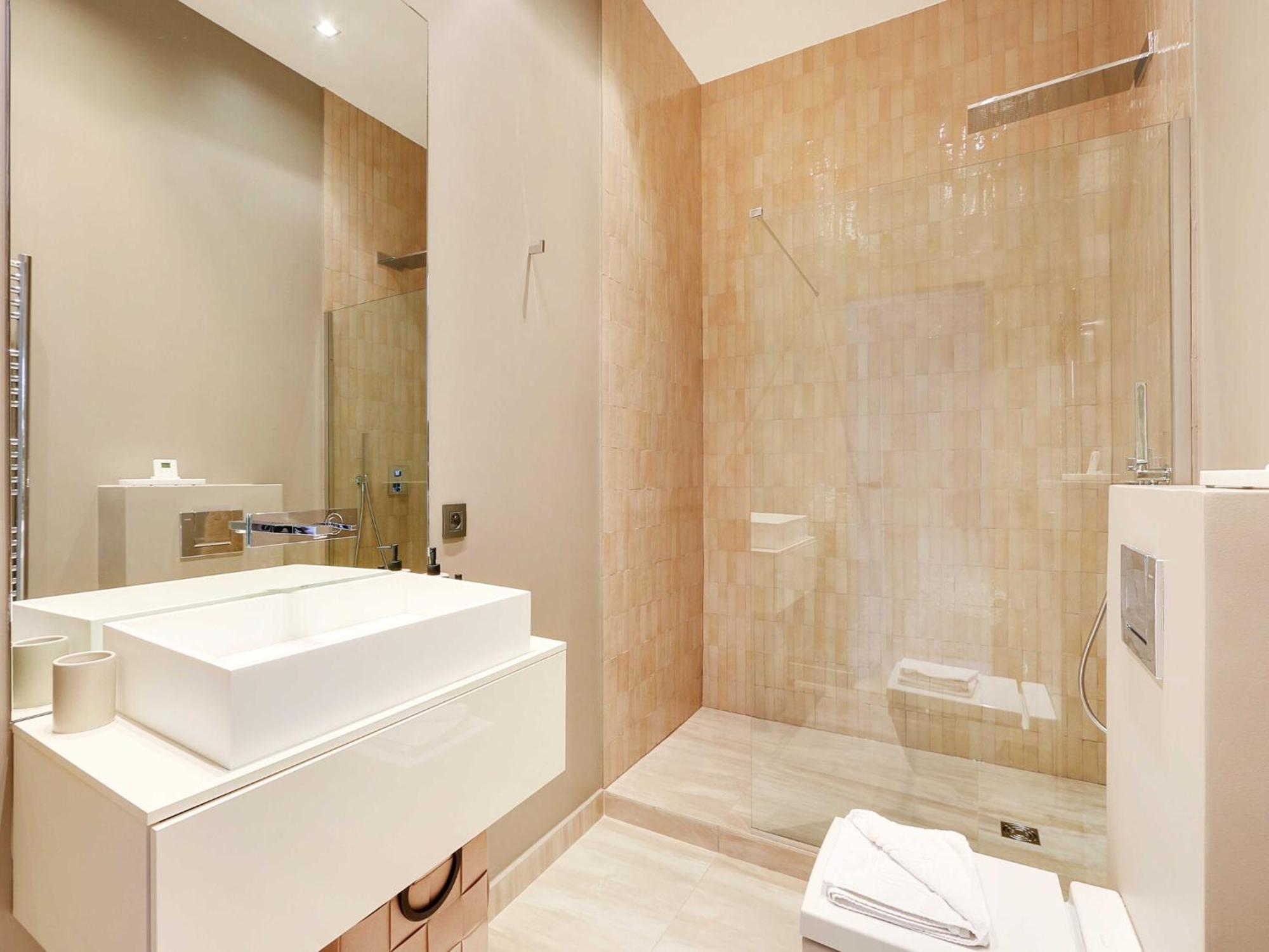 Elegant Aprt- 2bdr 4p Close To The Champs Elysees