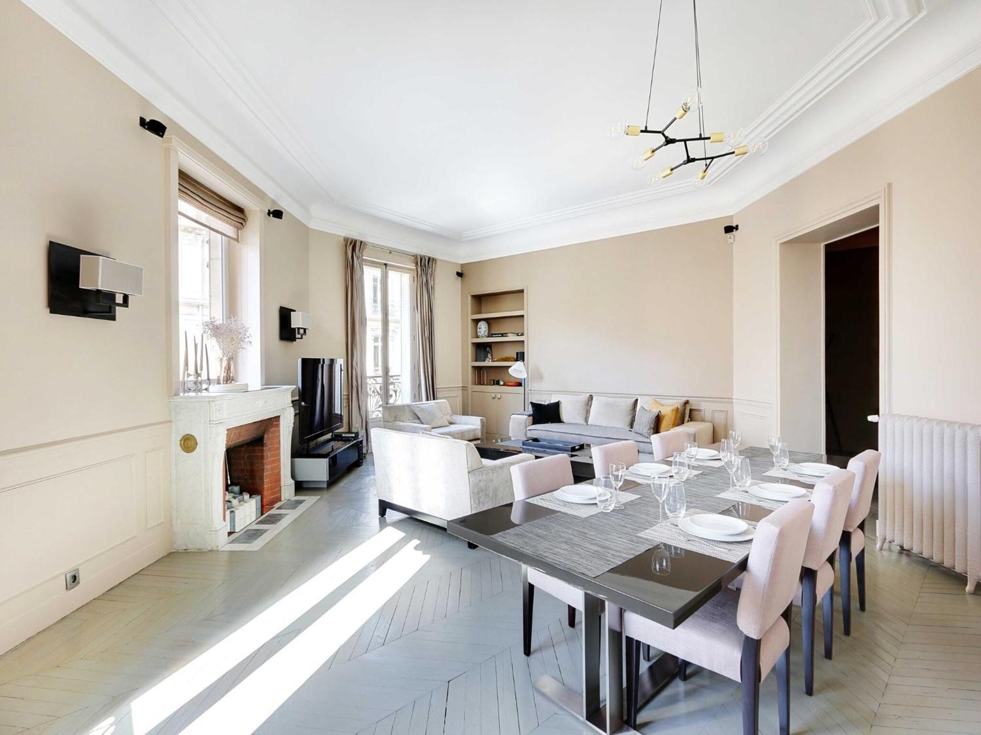 Elegant Aprt- 2bdr 4p Close To The Champs Elysees Appartement Parijs