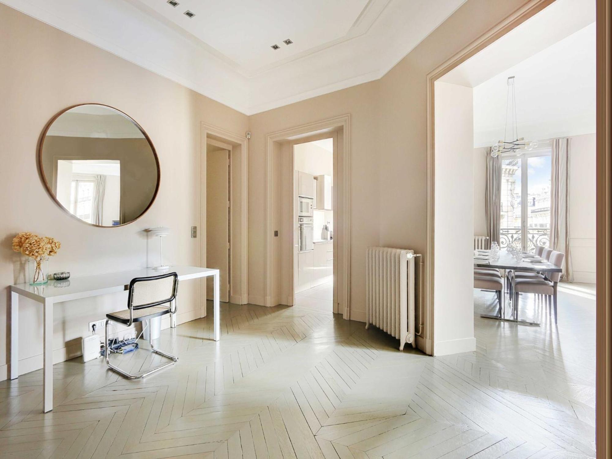 Appartement Elegant Aprt- 2bdr 4p Close To The Champs Elysees Parijs