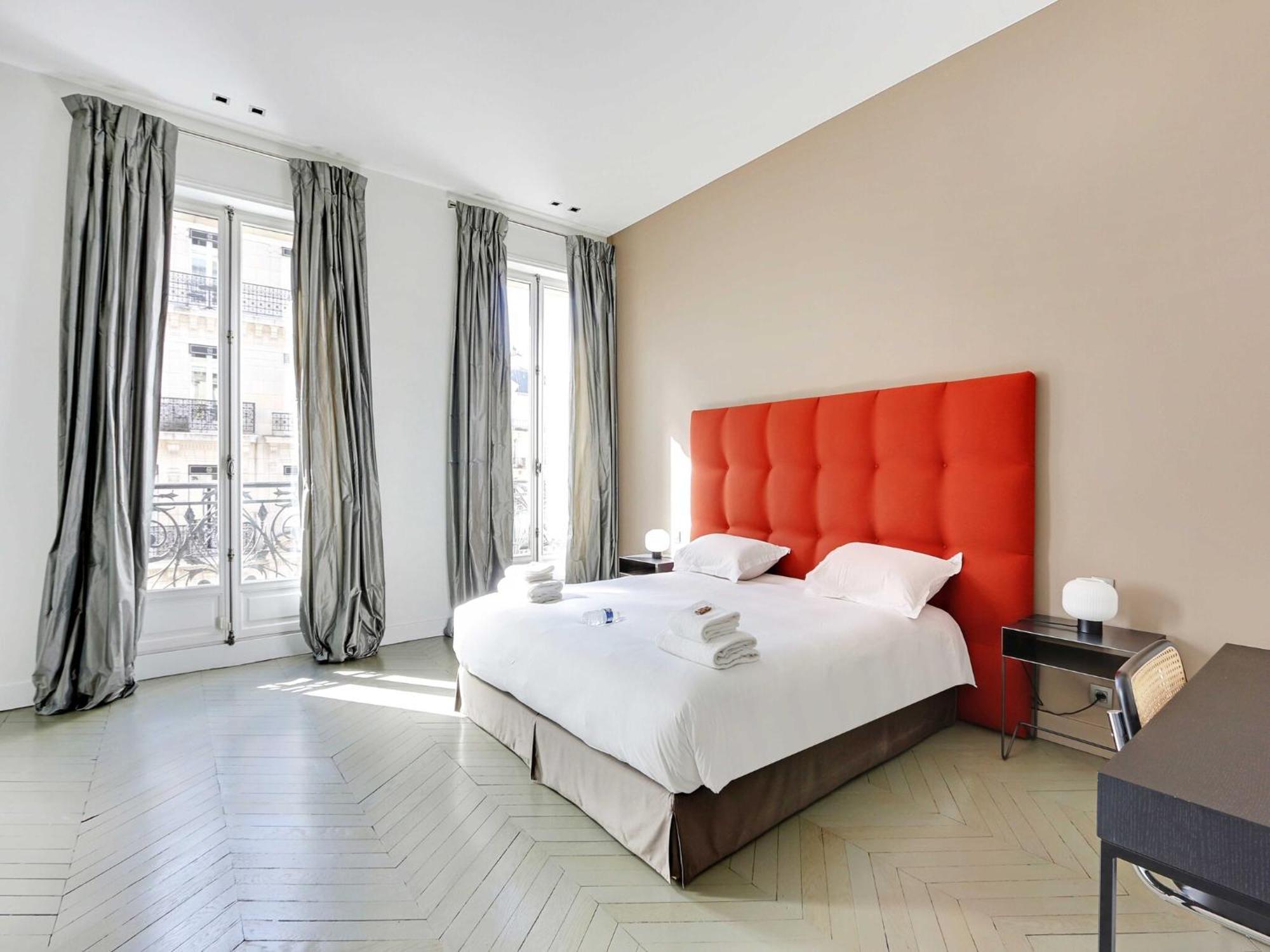 Elegant Aprt- 2bdr 4p Close To The Champs Elysees Parijs