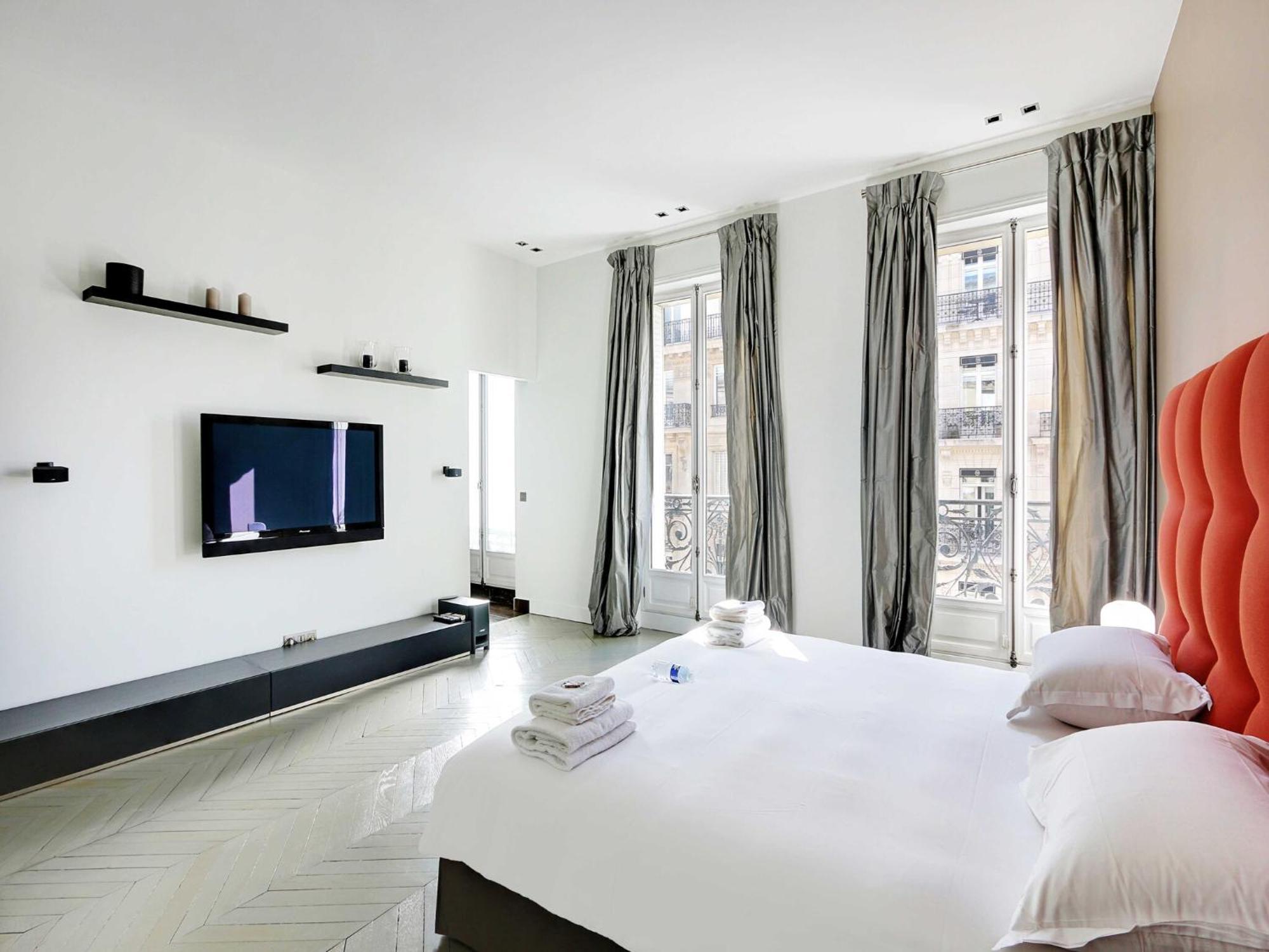Elegant Aprt- 2bdr 4p Close To The Champs Elysees * Parijs